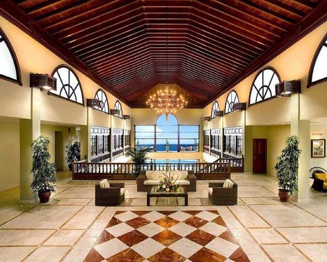 Hotel Las Olas