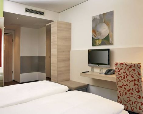 H+ Hotel München-3