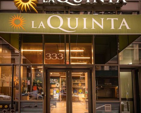 La Quinta Inn & Suites by Wyndham Times Square South