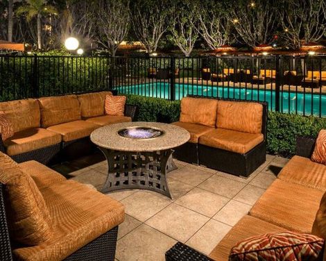 DoubleTree by Hilton Hotel Carson