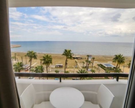 Les Palmiers Beach Hotel
