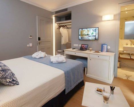 Aenos Hotel