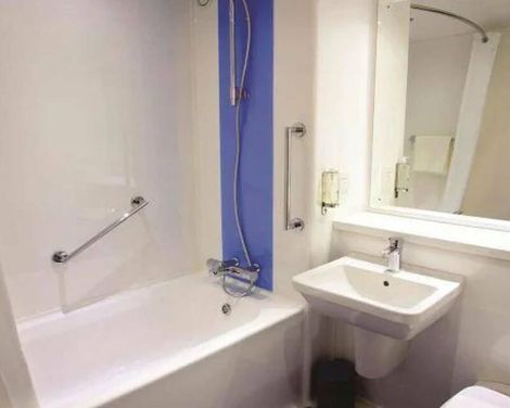 Travelodge Edinburgh Central-0