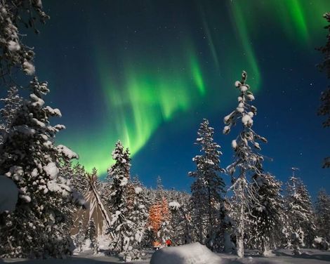 Santas Hotel Tunturi incl. Transfer & Schneemobil Safari & Nordlichter Tour