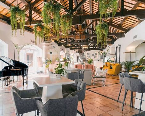 La Cala Resort