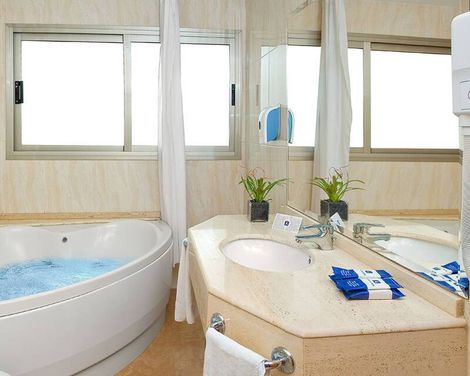 Hotel RH Gijon-1