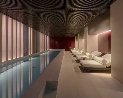 Kozmo Hotel Suites & Spa