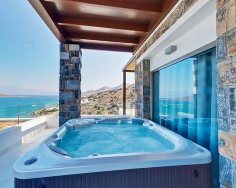 Royal Marmin Bay Boutique & Art Hotel