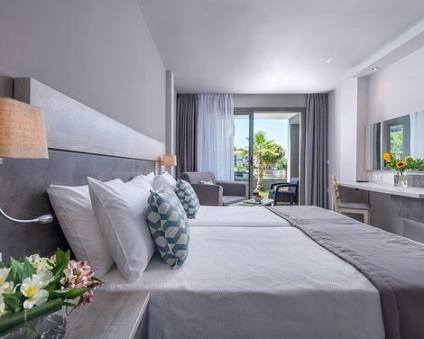 Dionysos Hotel & Suites