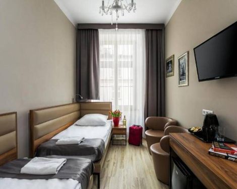 G12 Aparthotel