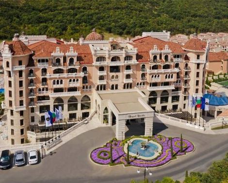Royal Castle Design & Spa