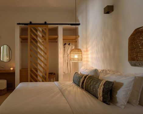 Este Luxury Suites-0
