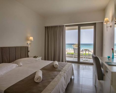 Iperion Beach Hotel