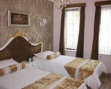 Romantic Hotel-3