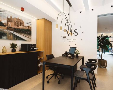 Boutique Hotel Petit Montisión-1