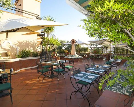 Hotel Diana Roof Garden-3