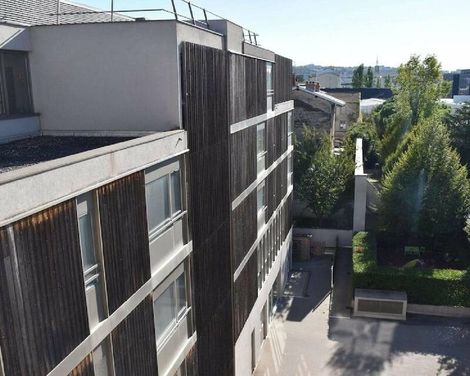 Adonis Lyon Dock Ouest