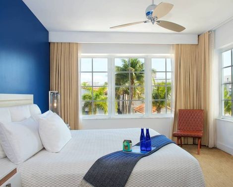 Blue Moon Hotel-3