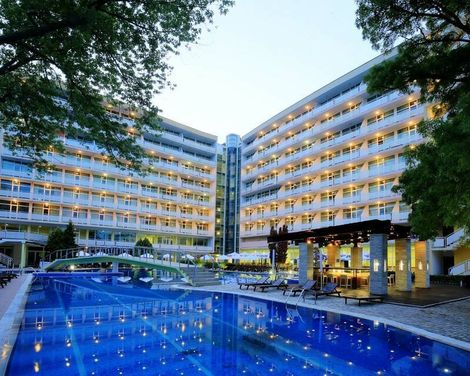 Grand Hotel Nirvana-2