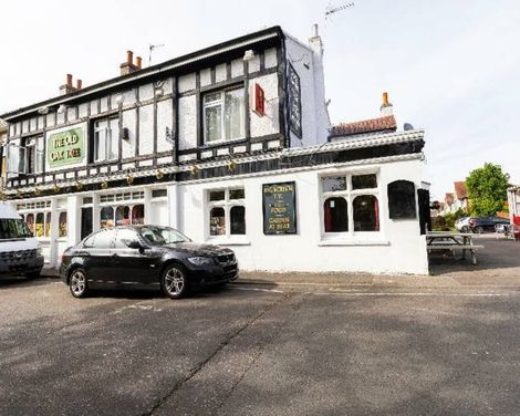 Old Oak Tree Inn