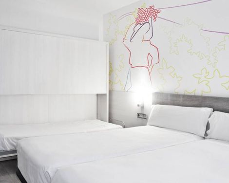 Ibis Styles Madrid Prado-3