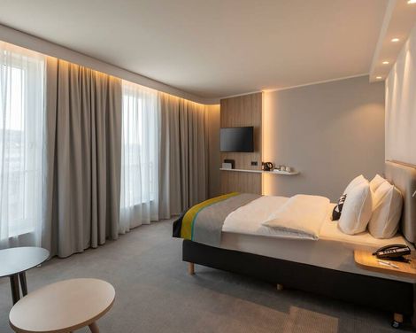 Holiday Inn Express Dusseldorf - Hauptbahnhof-0