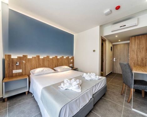 Pollis Hotel