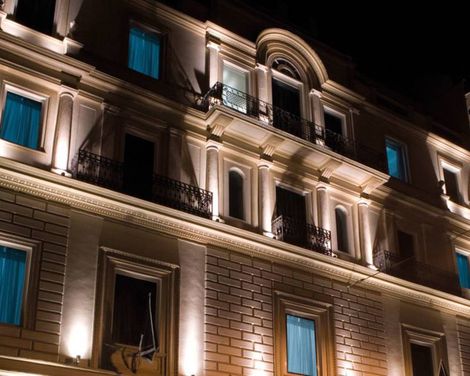Leon's Place Hotel