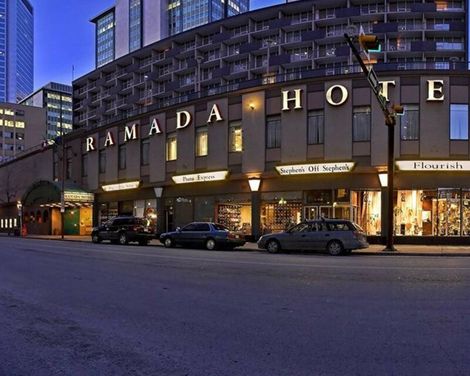Ramada Plaza by Wyndham Calgary Downtown-1