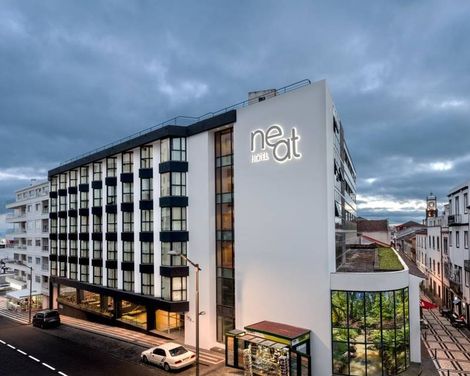 Neat Hotel Avenida-1