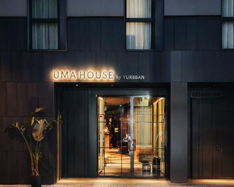 Yurbban Trafalgar Hotel