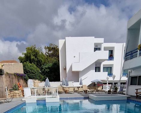 Nereus Hotel