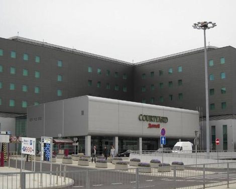 Courtyard Warsaw Airport