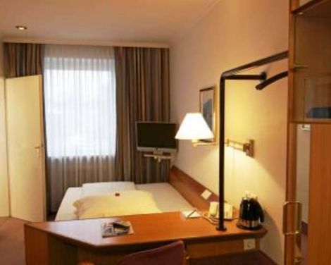 Best Western Raphael Hotel Altona-0