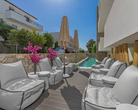 Cabana White Boutique Hotel & Suites
