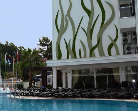 Adella Side Hotel