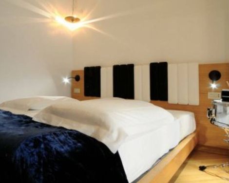 Hotel Franklin Feel The Sound-3