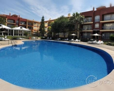 Apartamentos Leo Islamar