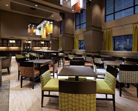 Hampton Inn & Suites by Hilton Montreal-Dorval-3