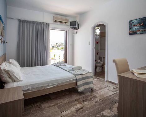 Hotel Myrtis