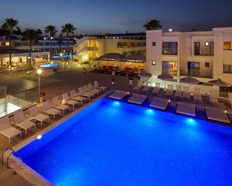 MelpoAntia Luxury Apartments & Suites