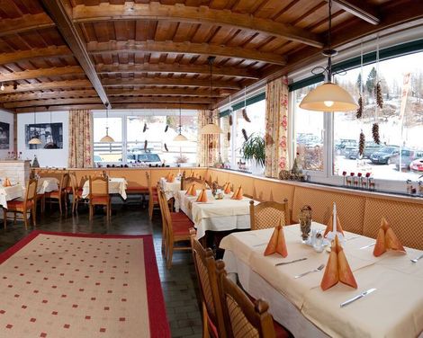 Ski-in-Ski-Out Hotel Garni Berghof
