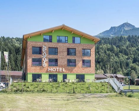 1. FC Köln Fanreise - Explorer Hotel