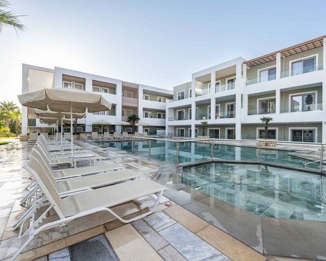 Mythos Hotel & Apartments