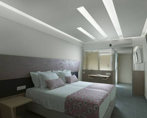 Melrose Hotel