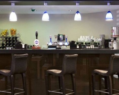 Dolphin House Serviced Apartments-3