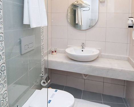 Azak Hotel