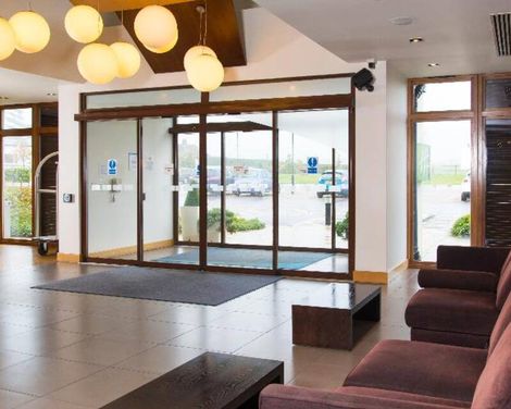 Holiday Inn Express London-Epsom Downs
