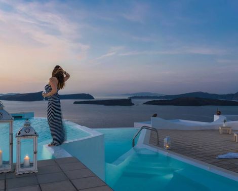 Apanemo Hotel And Suites