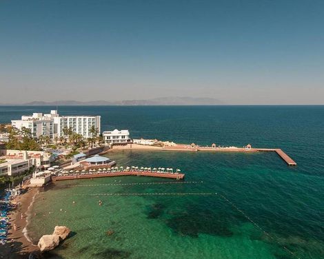 Le Bleu Hotel & Resort-3